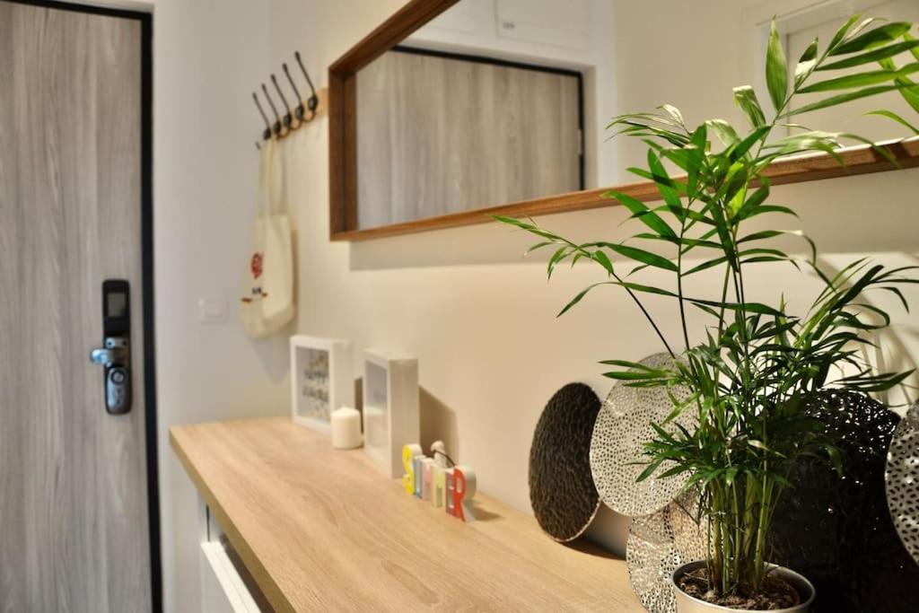 New Studio Apartment In Central Budapest - Free Parking Bagian luar foto