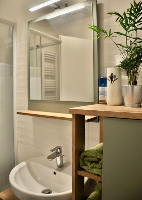 New Studio Apartment In Central Budapest - Free Parking Bagian luar foto